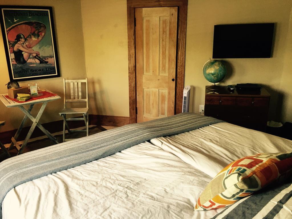 Aberdeen Stone Cottage B&B Traverse City Extérieur photo