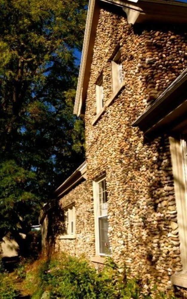Aberdeen Stone Cottage B&B Traverse City Extérieur photo