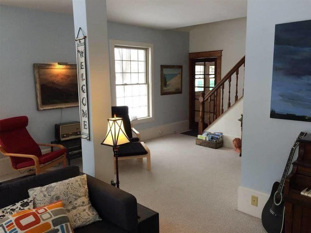 Aberdeen Stone Cottage B&B Traverse City Extérieur photo