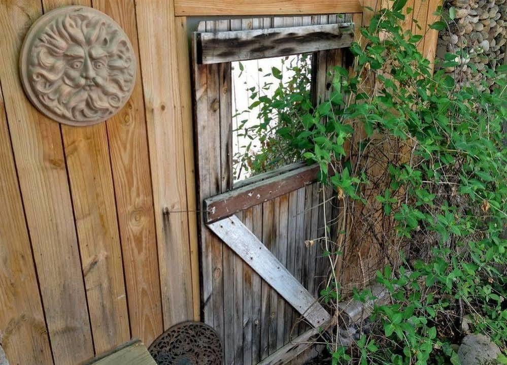 Aberdeen Stone Cottage B&B Traverse City Extérieur photo